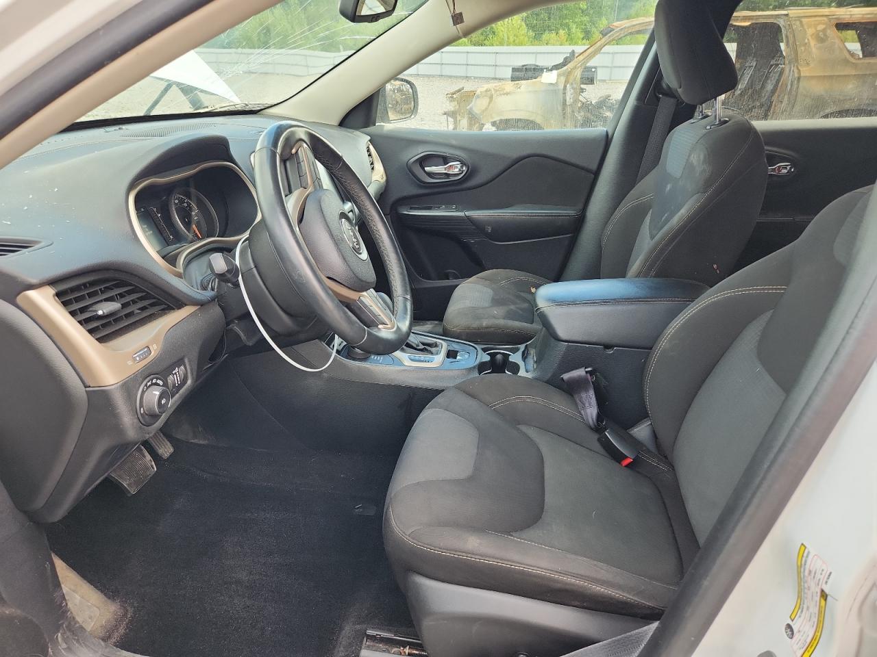 2016 Jeep Cherokee Latitude VIN: 1C4PJMCB0GW153694 Lot: 69342885