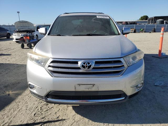  TOYOTA HIGHLANDER 2012 Srebrny