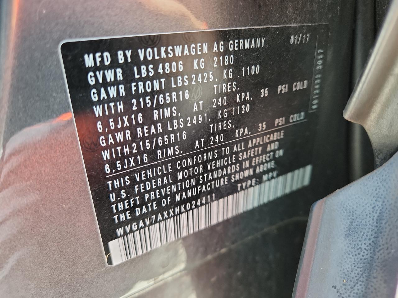 2017 Volkswagen Tiguan S VIN: WVGAV7AXXHK024411 Lot: 67563785