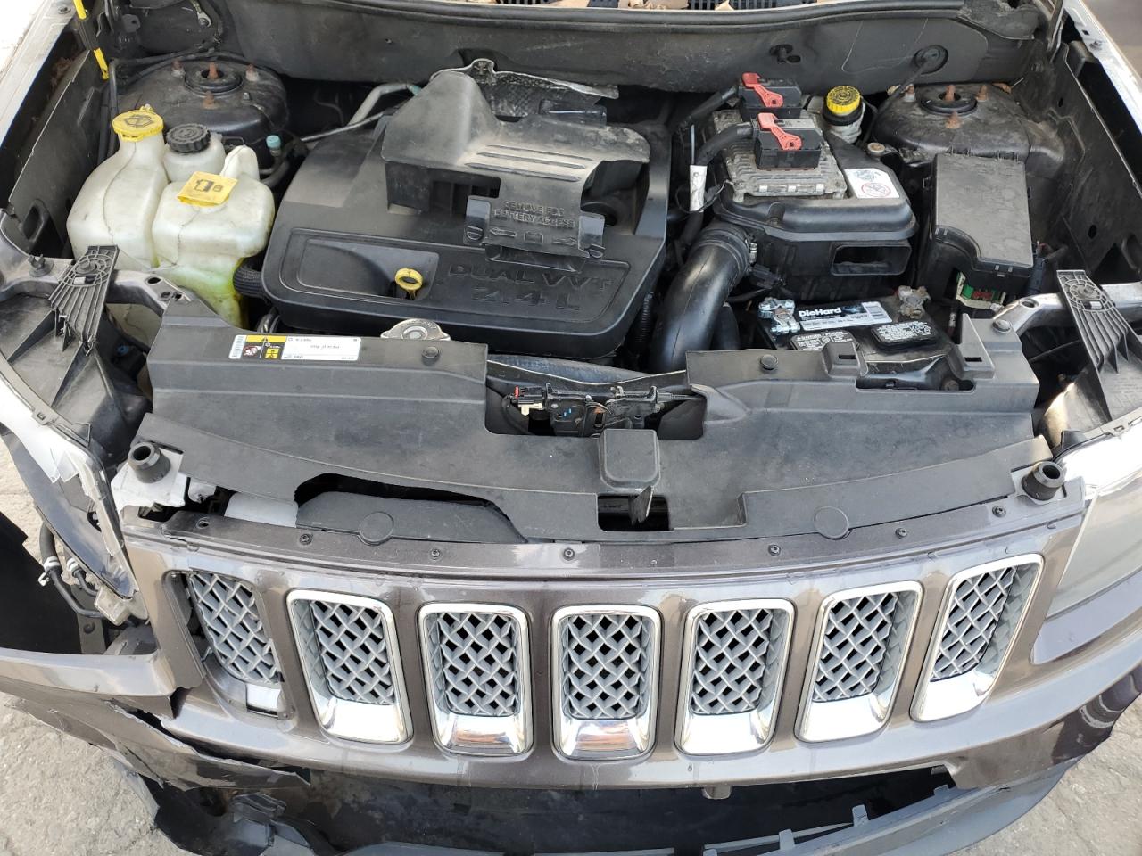 2016 Jeep Compass Latitude VIN: 1C4NJDEB7GD672306 Lot: 70254305