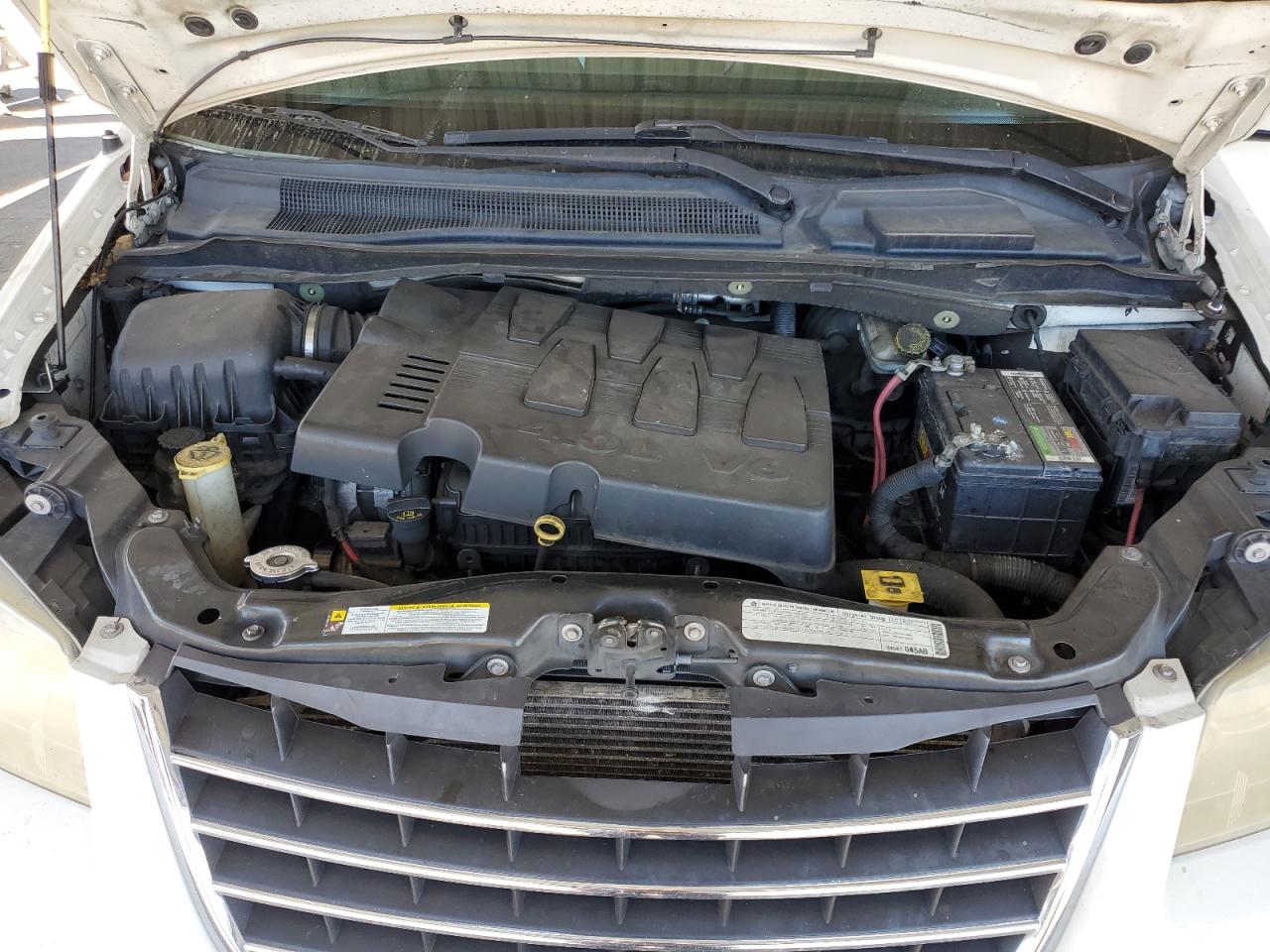 2010 Chrysler Town & Country Touring VIN: 2A4RR5DX4AR338164 Lot: 68040925