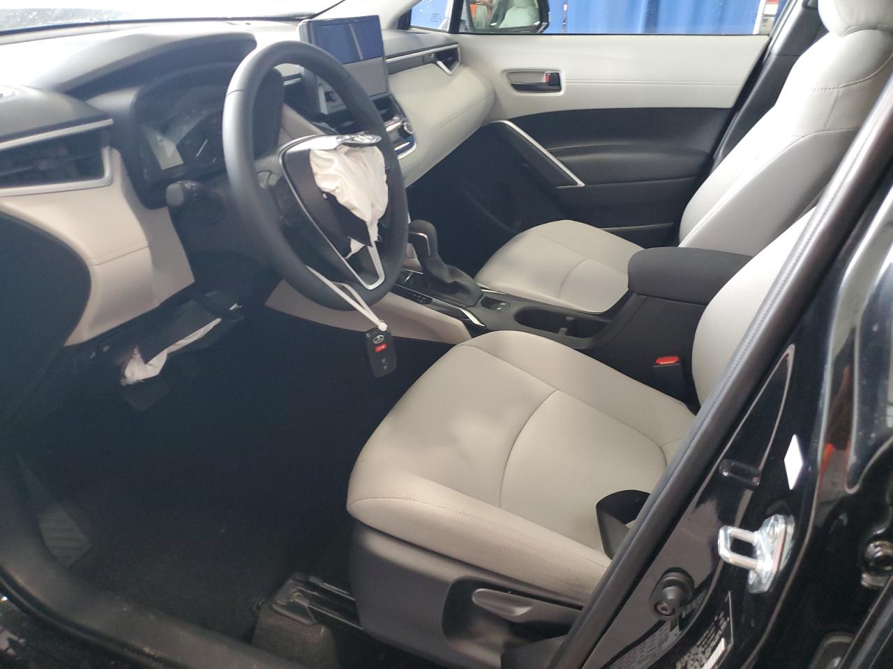 2025 Toyota Corolla Cross Le VIN: 7MUCAAAGXSV120728 Lot: 69540675