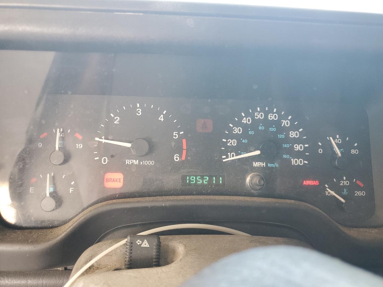 2000 Jeep Wrangler / Tj Se VIN: 1J4FA29P0YP738655 Lot: 71166285