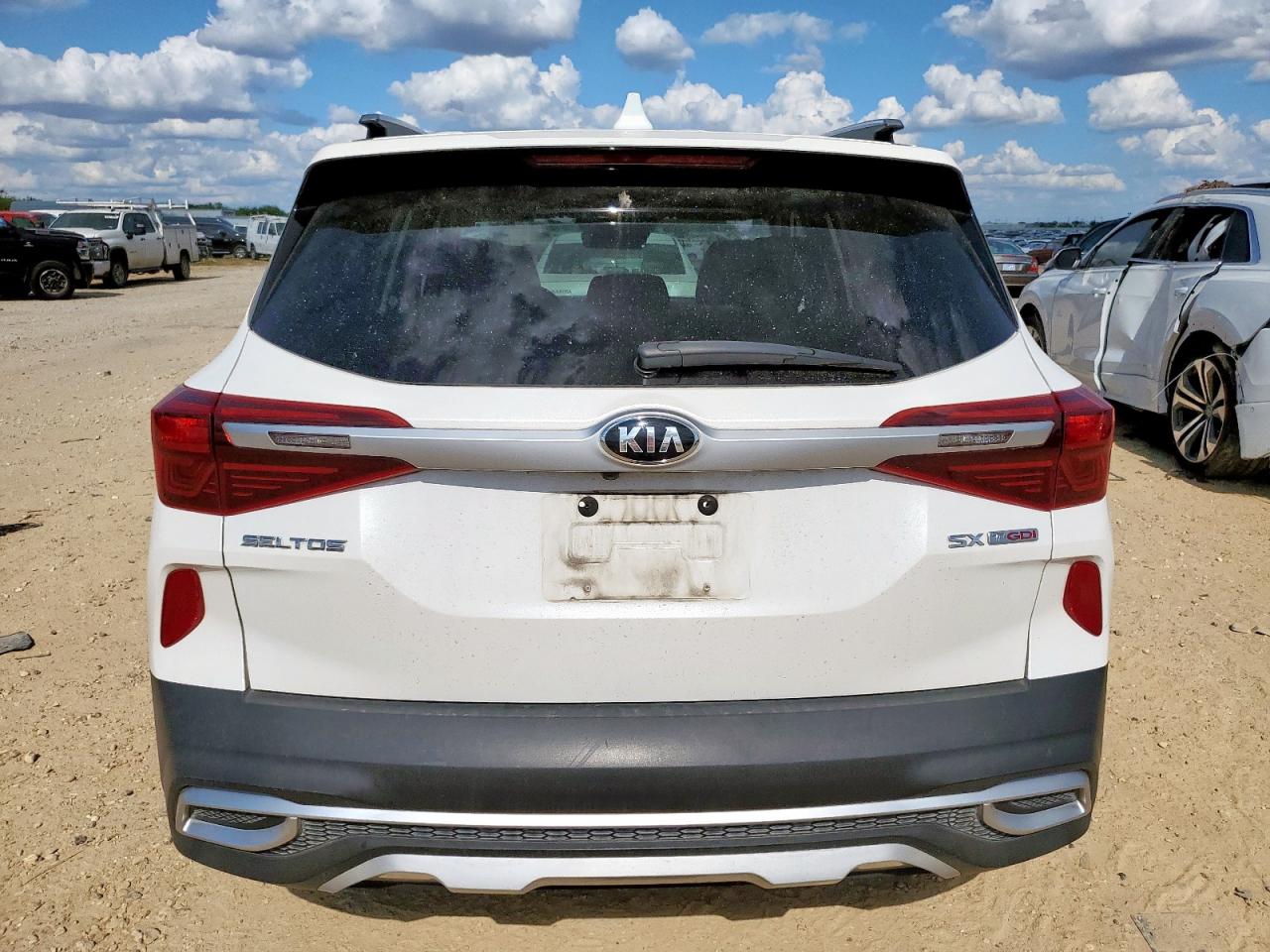 2021 Kia Seltos Sx VIN: KNDETCA22M7211762 Lot: 71173395