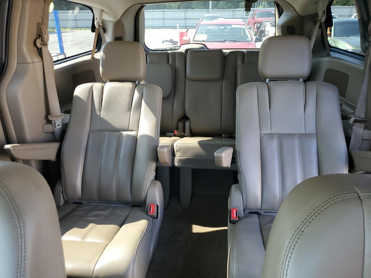 2015 Chrysler Town & Country Touring VIN: 2C4RC1BG8FR739663 Lot: 69670085