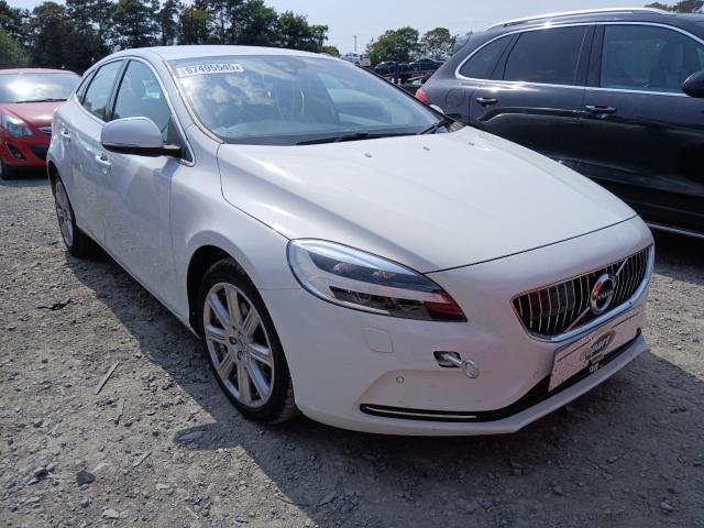 2017 VOLVO V40 INSCRI