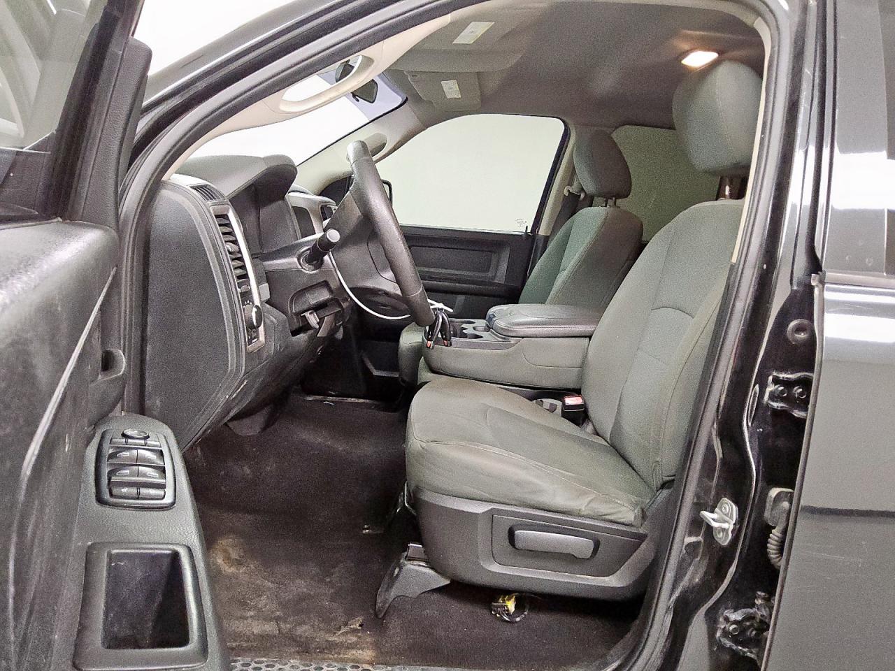 2015 Ram 1500 St VIN: 1C6RR7FG1FS622542 Lot: 70031375