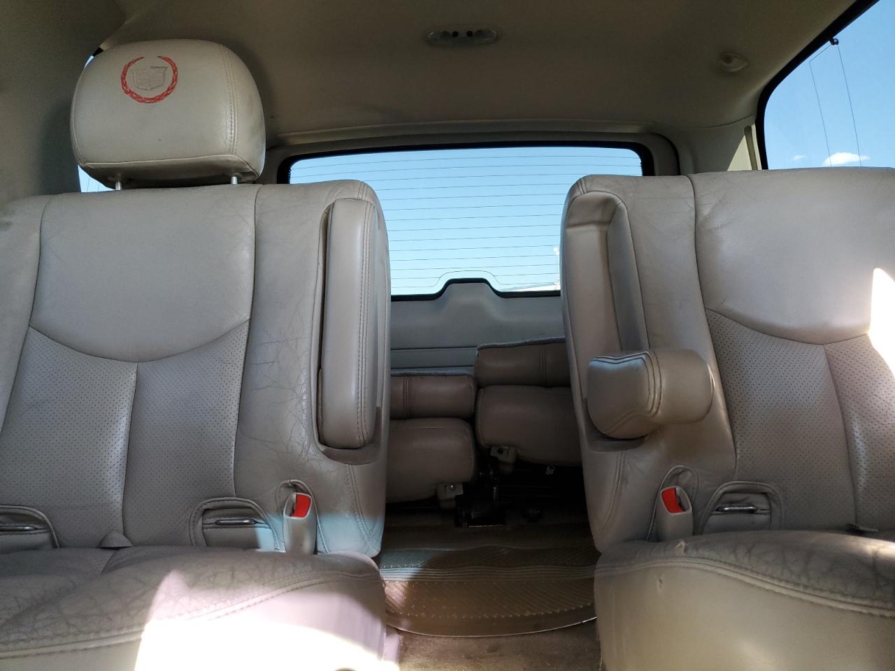 2004 Cadillac Escalade Luxury VIN: 1GYEK63N64R276320 Lot: 68779835