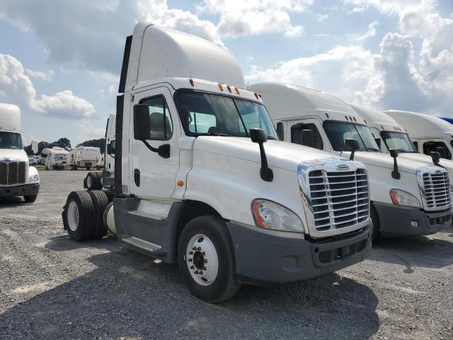 2015 Freightliner Cascadia Semi Truck