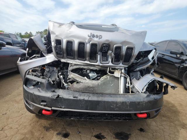  JEEP CHEROKEE 2018 Srebrny