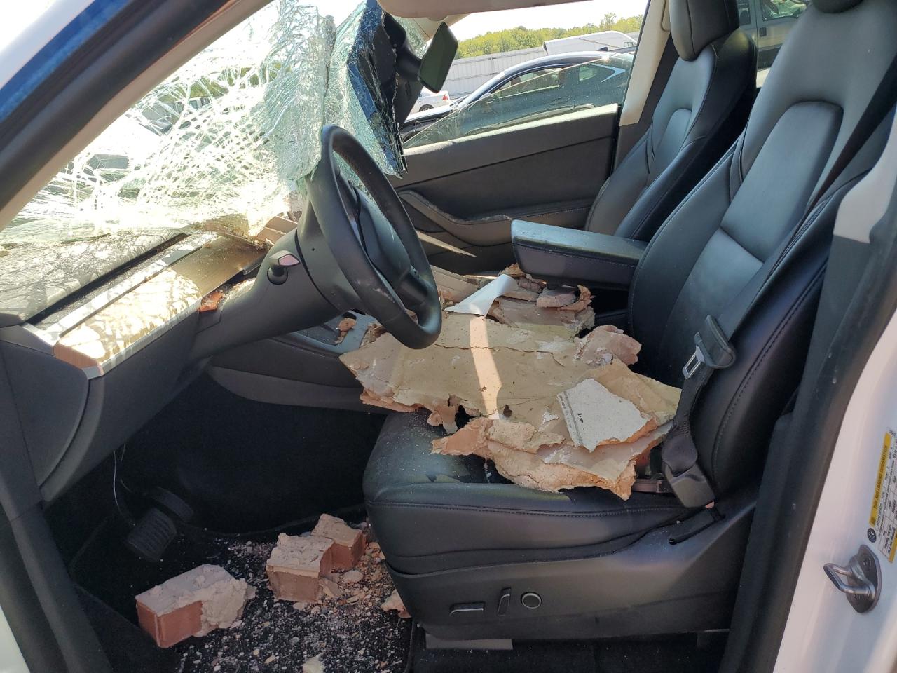 2022 Tesla Model Y VIN: 7SAYGAEE5NF379422 Lot: 70346405