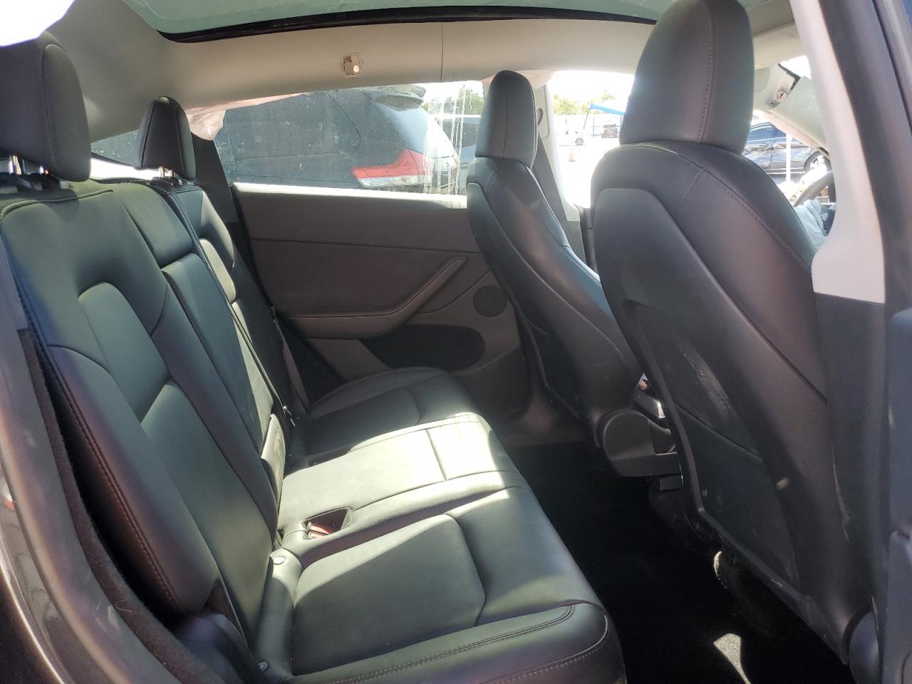 2024 Tesla Model Y VIN: 7SAYGDEE8RA222889 Lot: 68581915