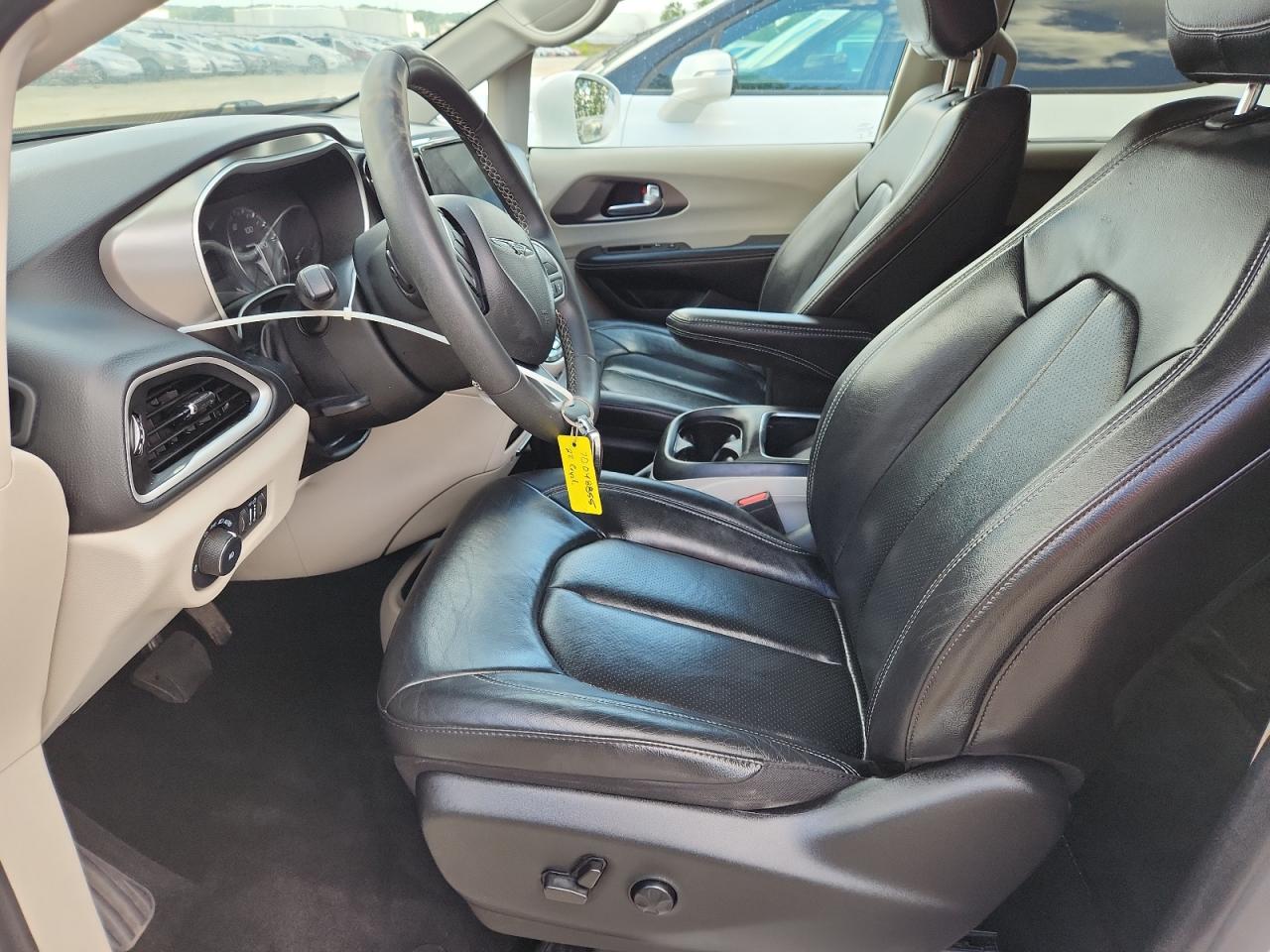 2022 Chrysler Pacifica Touring L VIN: 2C4RC1BG9NR193745 Lot: 70048855