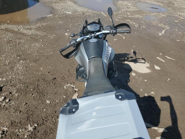 2020 MOTO GUZZI V85 TT  