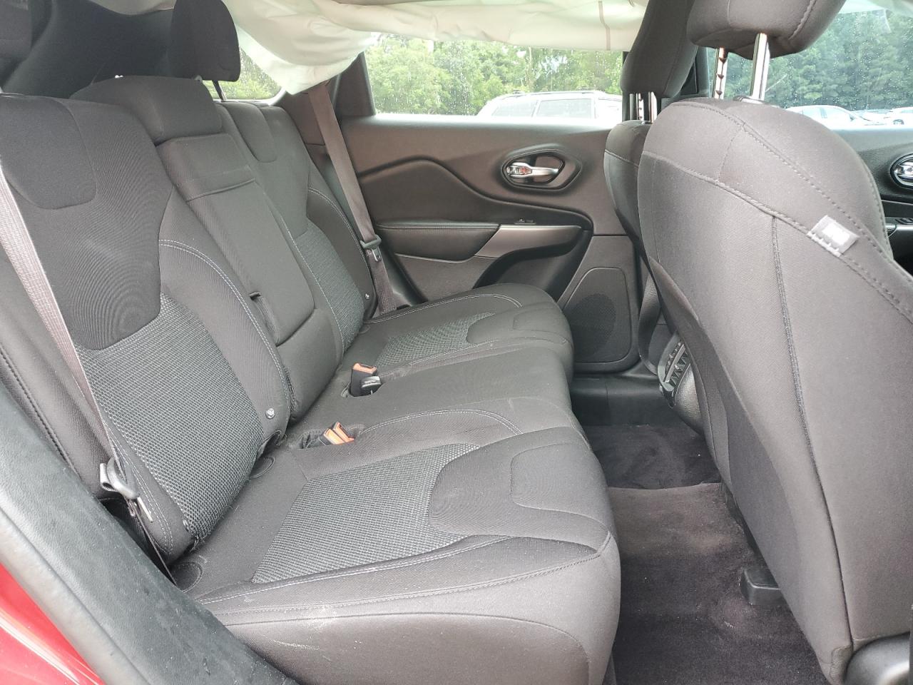 2019 Jeep Cherokee Latitude VIN: 1C4PJMCB2KD104999 Lot: 69859985