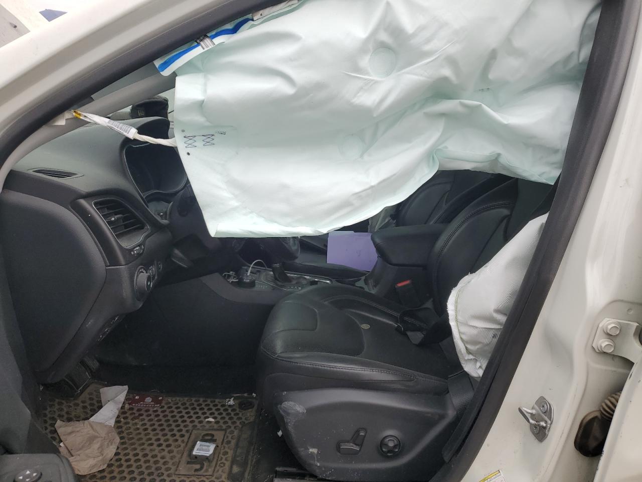 2019 Jeep Cherokee Trailhawk VIN: 1C4PJMBX2KD389572 Lot: 70784405