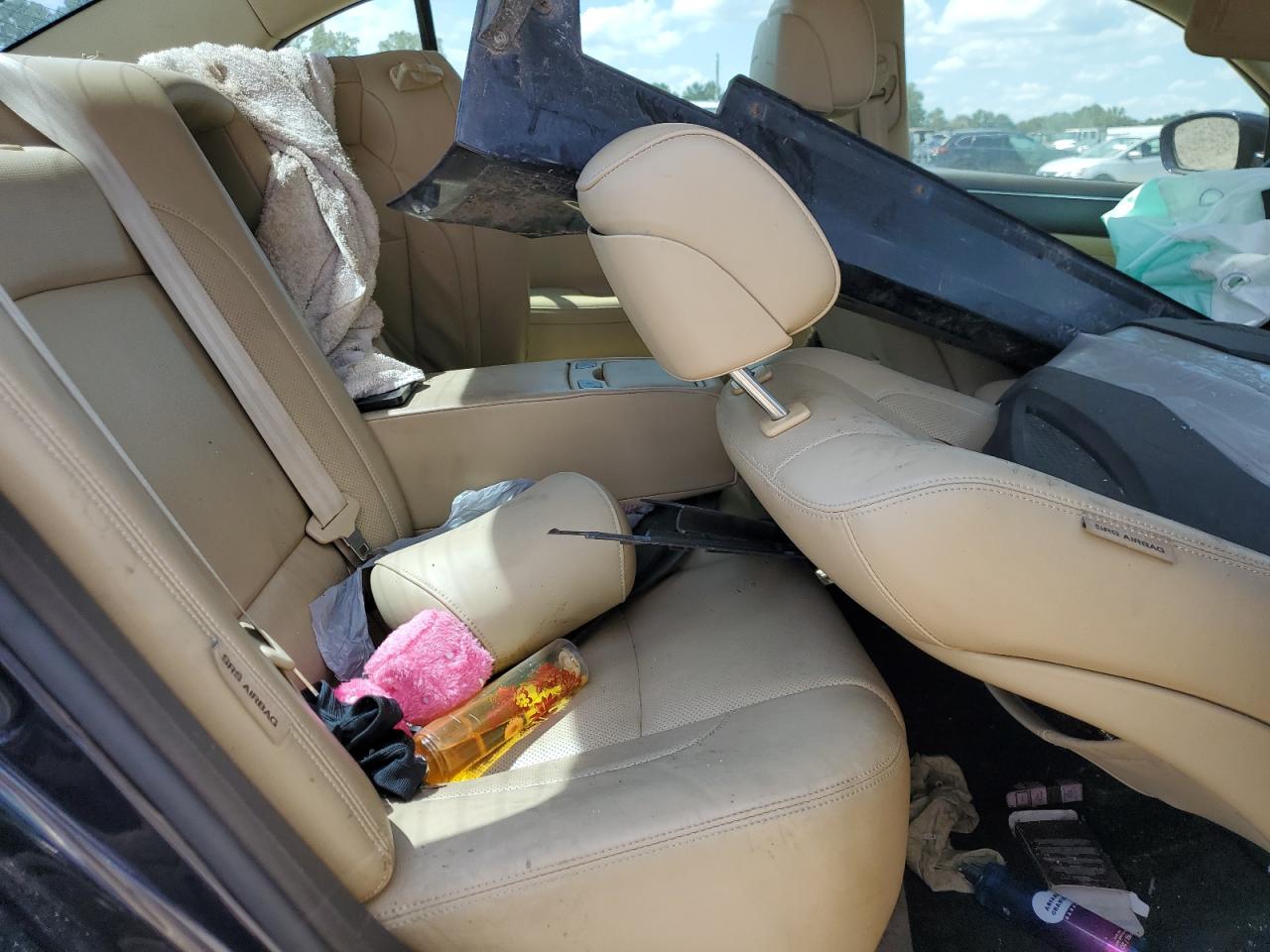 2013 Hyundai Genesis 3.8L VIN: KMHGC4DD9DU235761 Lot: 70937185