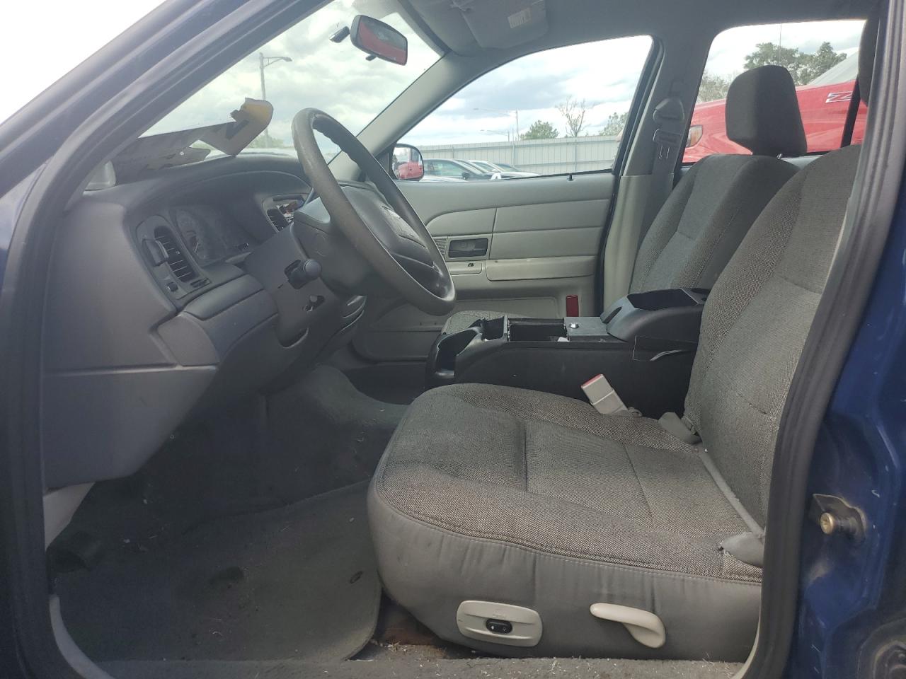 2003 Ford Crown Victoria Police Interceptor VIN: 2FAFP71W43X196943 Lot: 70266405