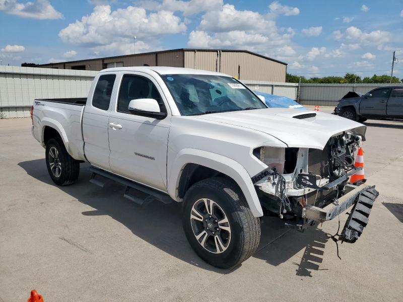  TOYOTA TACOMA 2016 Белы