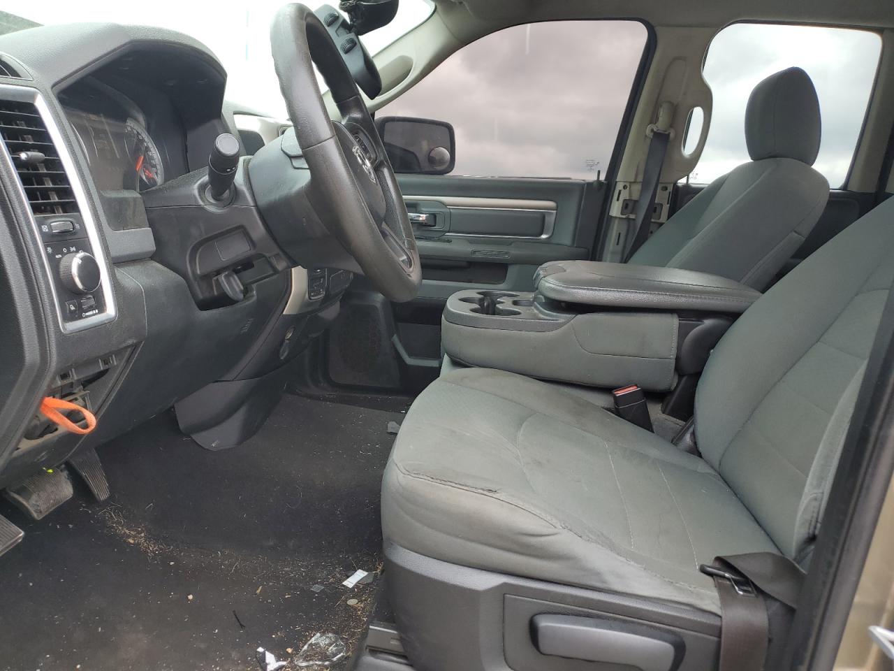 1C6RR7GG0FS518557 2015 Ram 1500 Slt