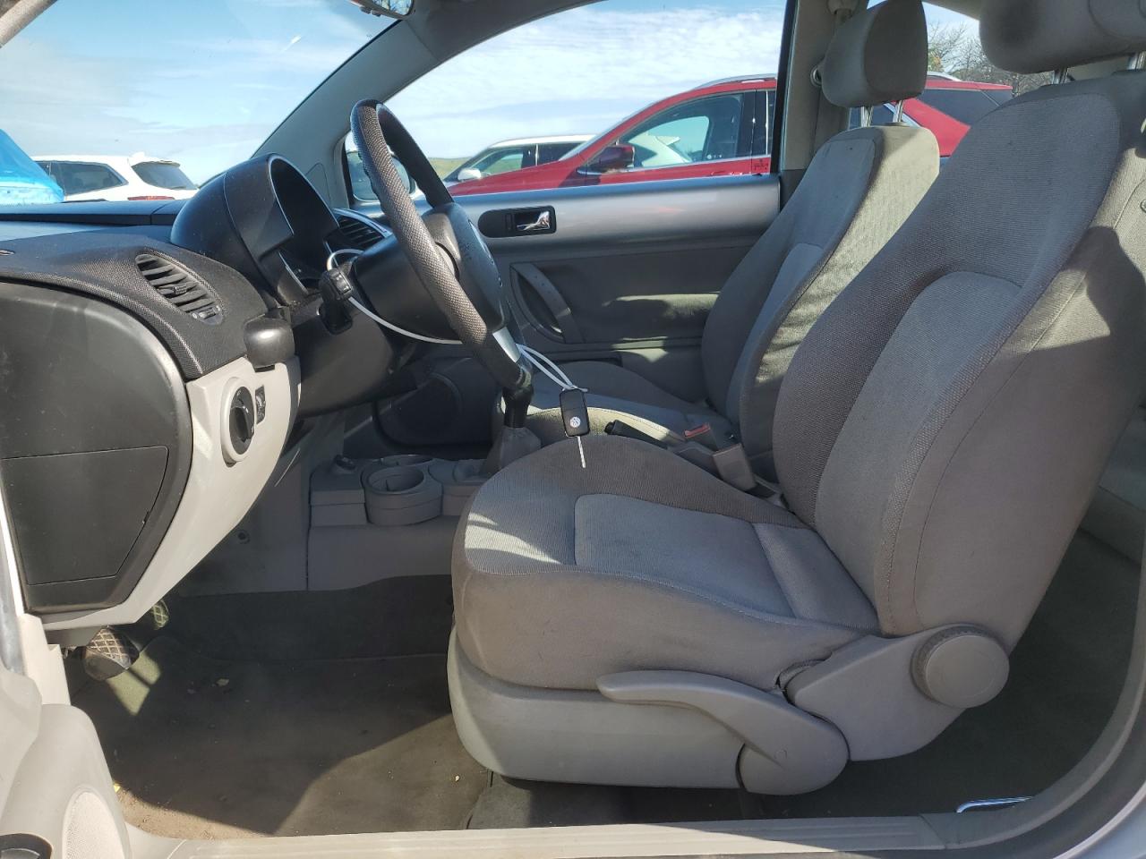 2004 Volkswagen New Beetle Gl VIN: 3VWBK31C54M411312 Lot: 69091595