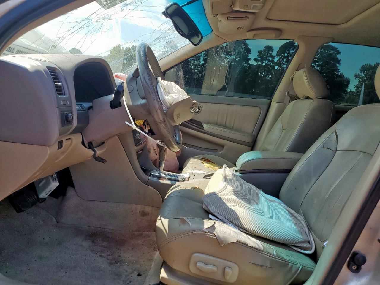 2001 Infiniti I30 VIN: JNKCA31A01T040273 Lot: 70046855