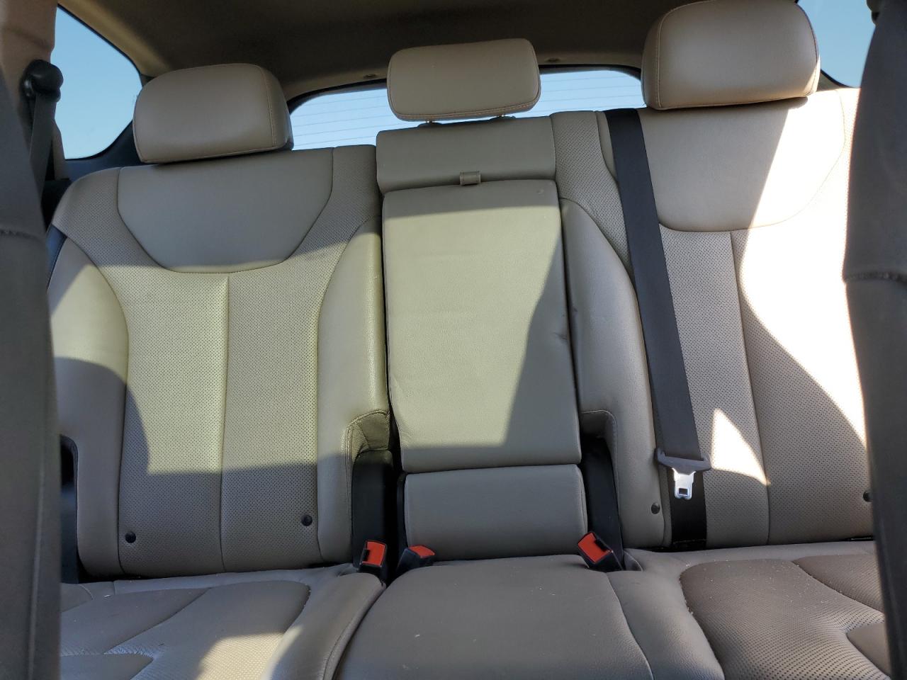 2020 Hyundai Santa Fe Limited VIN: 5NMS5CAA4LH282571 Lot: 70375095