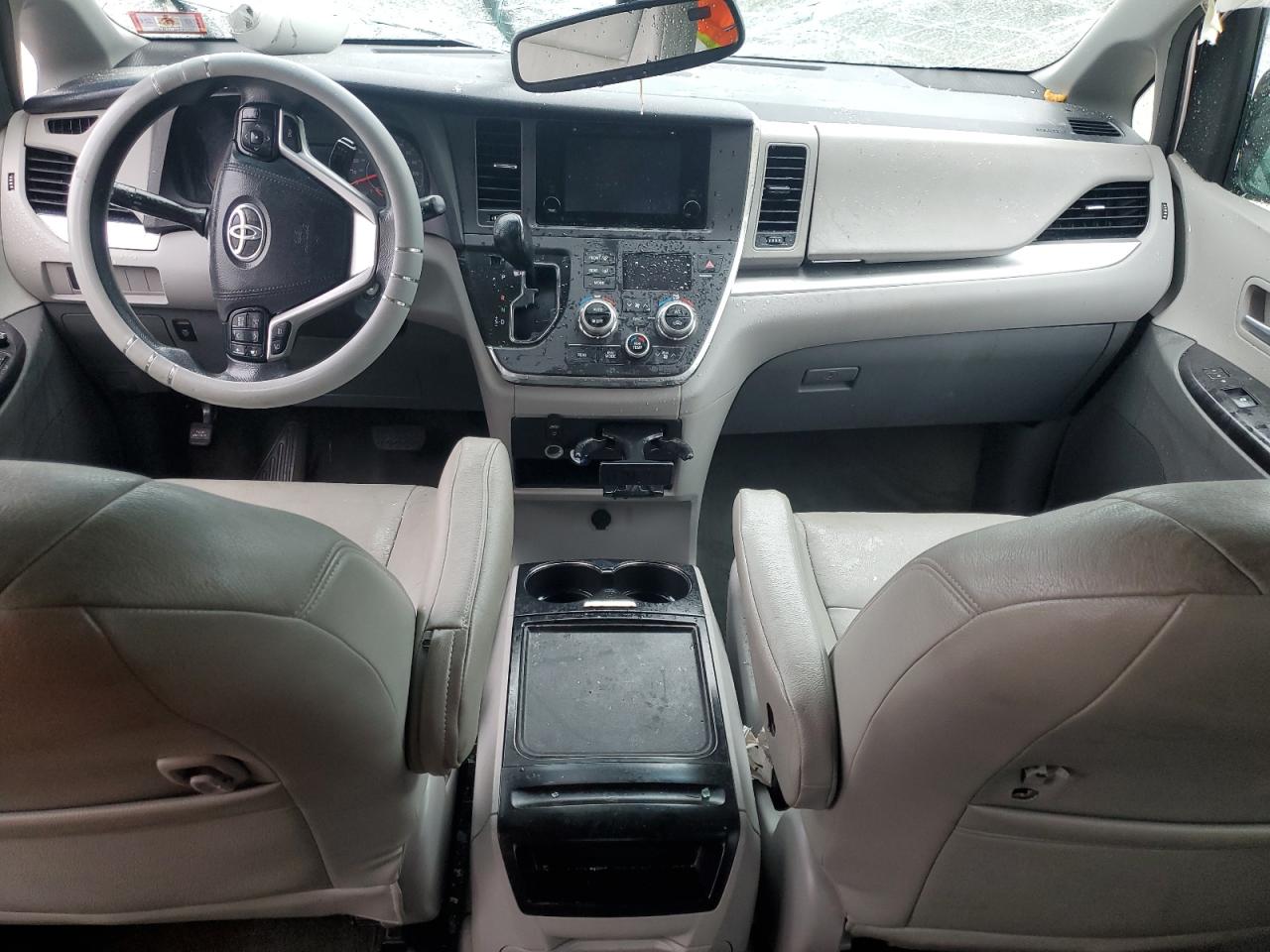 2017 Toyota Sienna Le VIN: 5TDKZ3DC6HS823609 Lot: 69730915