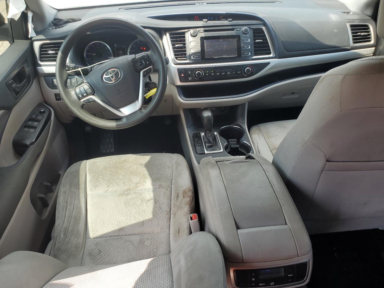 2019 Toyota Highlander Le VIN: 5TDZARFH8KS051719 Lot: 70501375