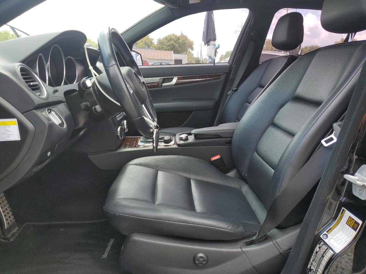 2014 Mercedes-Benz C 250 VIN: WDDGF4HB4EA930484 Lot: 70844195