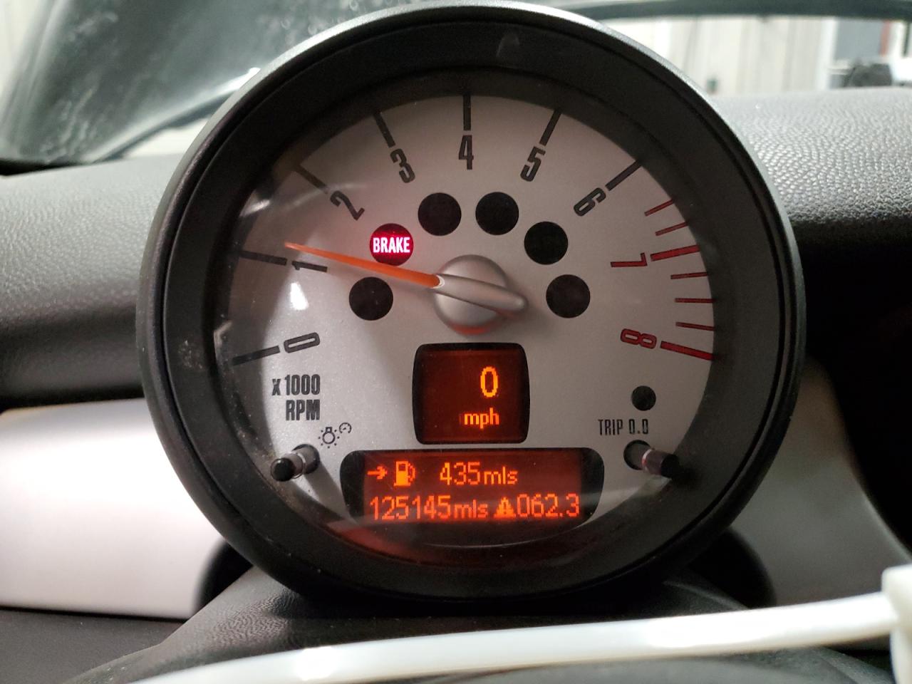 2011 Mini Cooper VIN: WMWSU3C52BT184457 Lot: 69720685