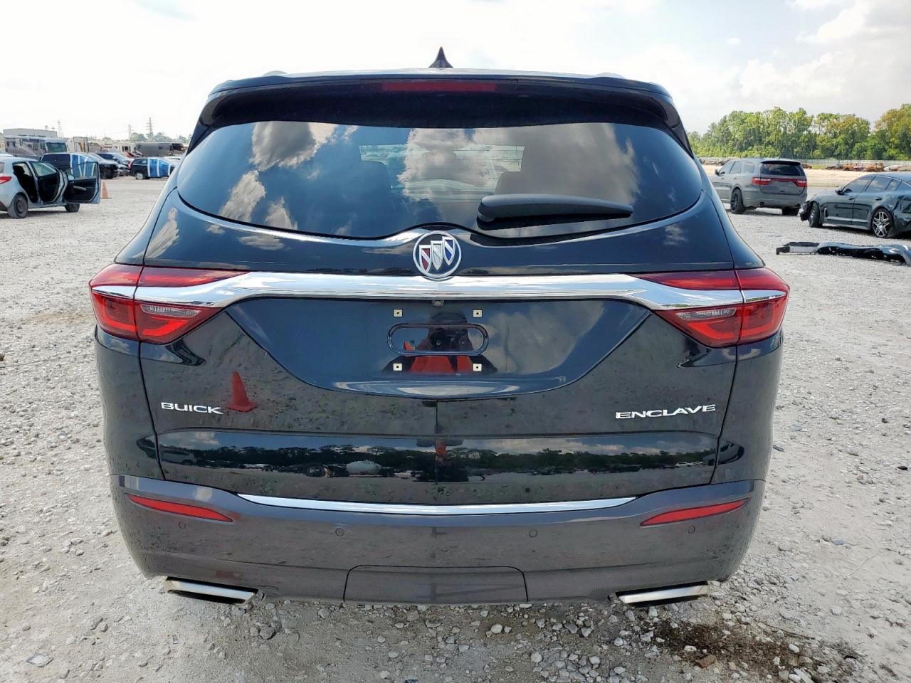 2018 Buick Enclave Essence VIN: 5GAERBKW1JJ149801 Lot: 70489495