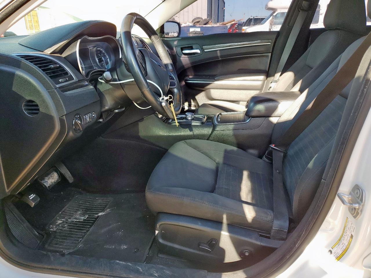 2018 Chrysler 300 Touring VIN: 2C3CCAAG2JH293262 Lot: 69678405