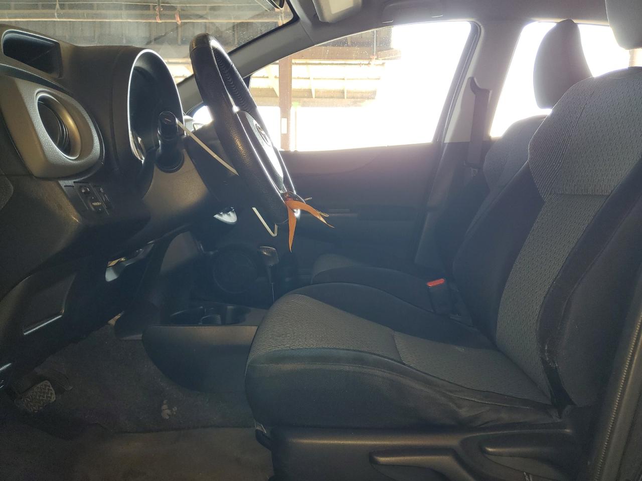 2012 Toyota Yaris VIN: JTDKTUD3XCD500305 Lot: 70698345