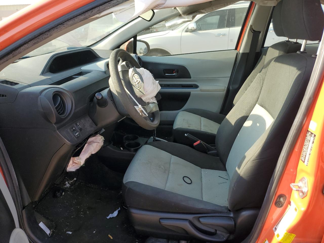 2012 Toyota Prius C VIN: JTDKDTB31C1012033 Lot: 68552355