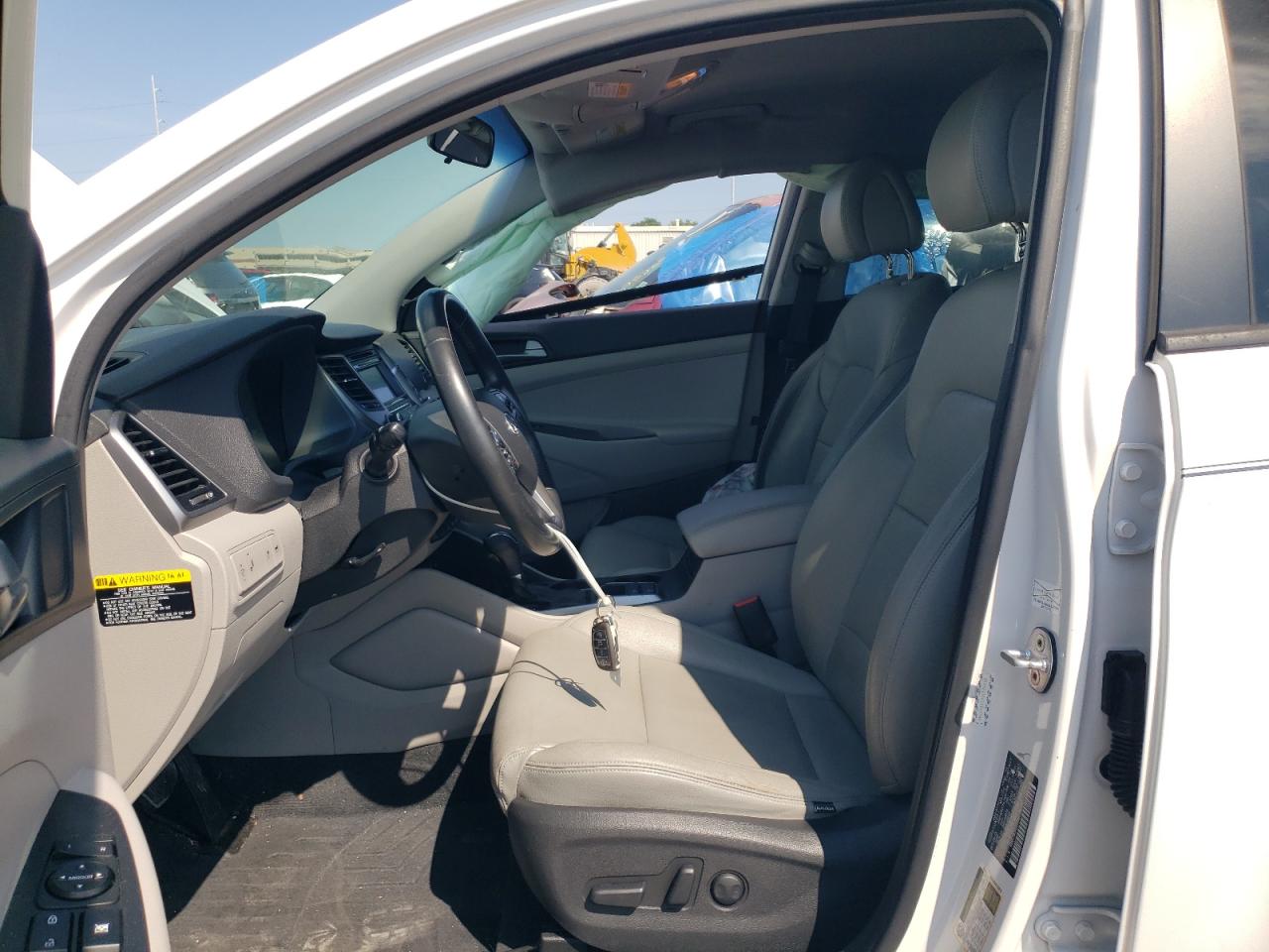 KM8J33A22GU106980 2016 Hyundai Tucson Limited