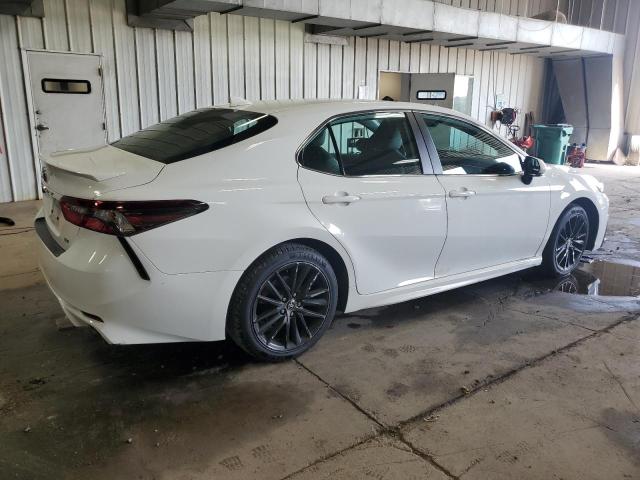  TOYOTA CAMRY 2022 Белы