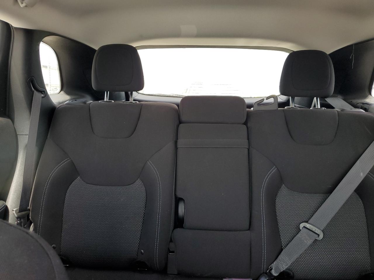 2019 Jeep Cherokee Latitude VIN: 1C4PJLCB2KD377211 Lot: 70163395