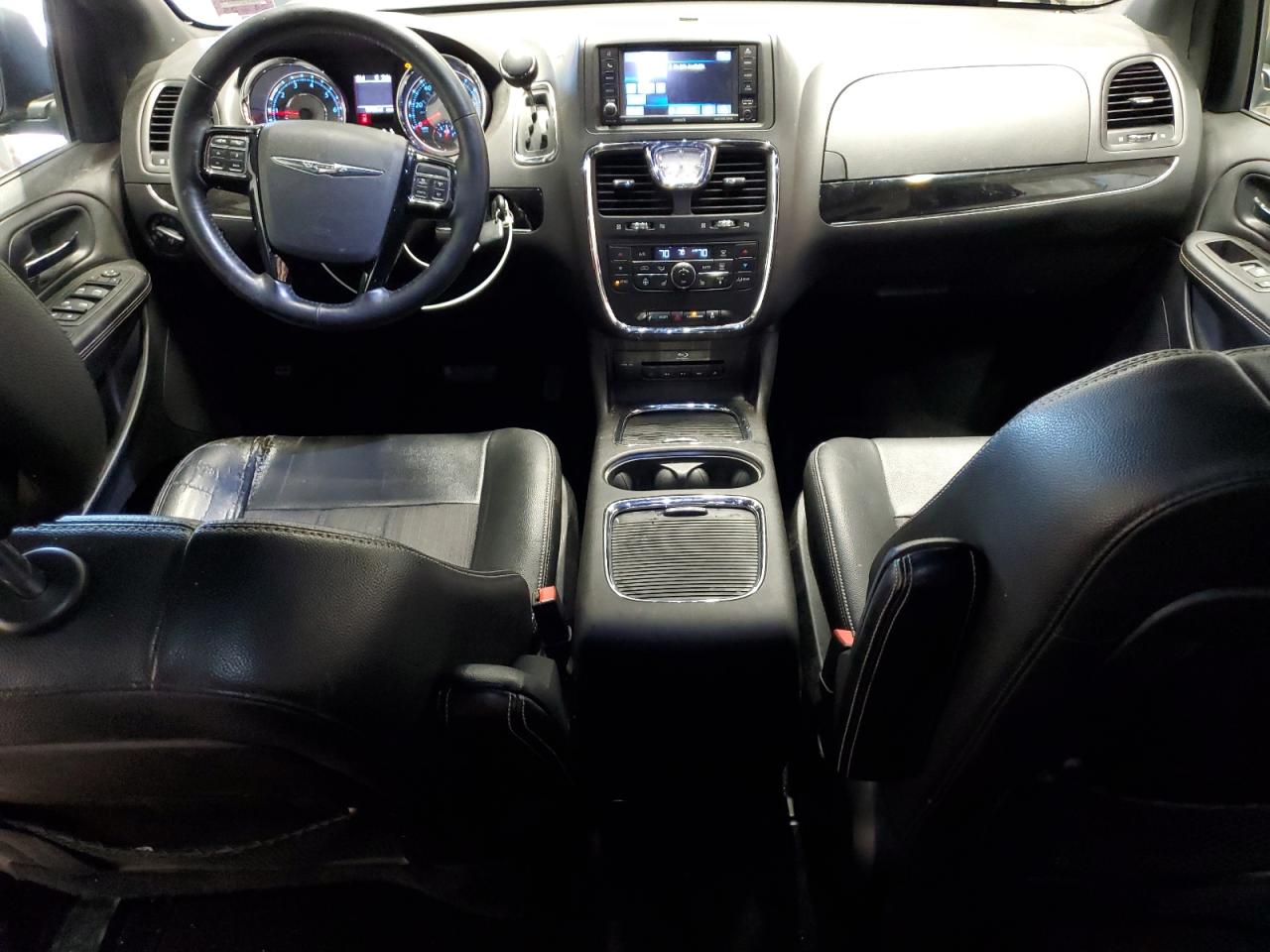 2016 Chrysler Town & Country S VIN: 2C4RC1HG1GR120766 Lot: 69638245