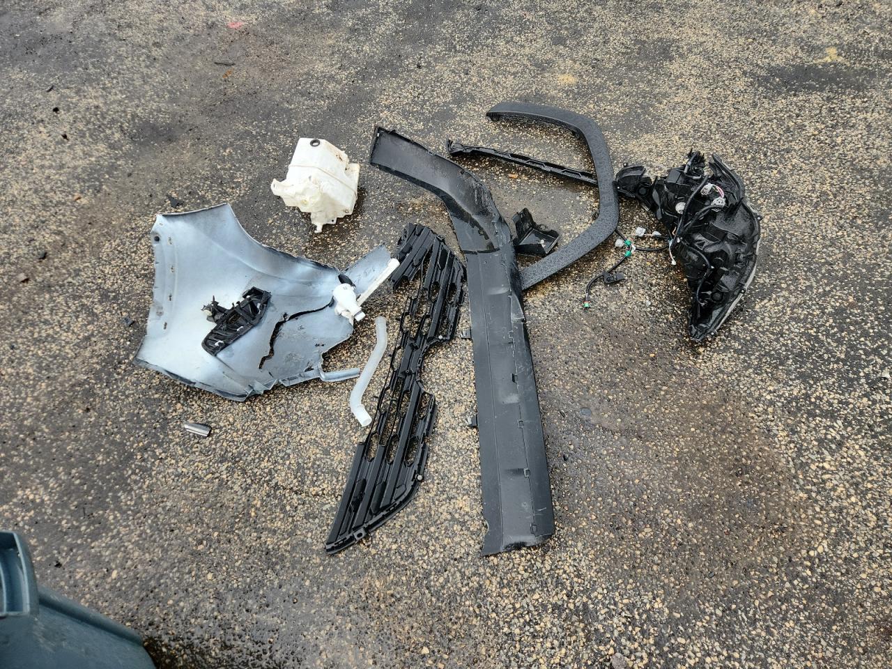 2020 Toyota Rav4 Xle VIN: JTMRWRFV2LD061036 Lot: 70494335