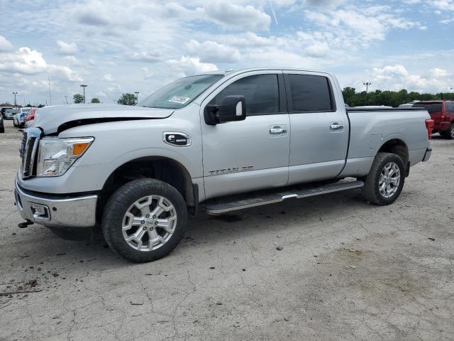  NISSAN TITAN 2017 Srebrny