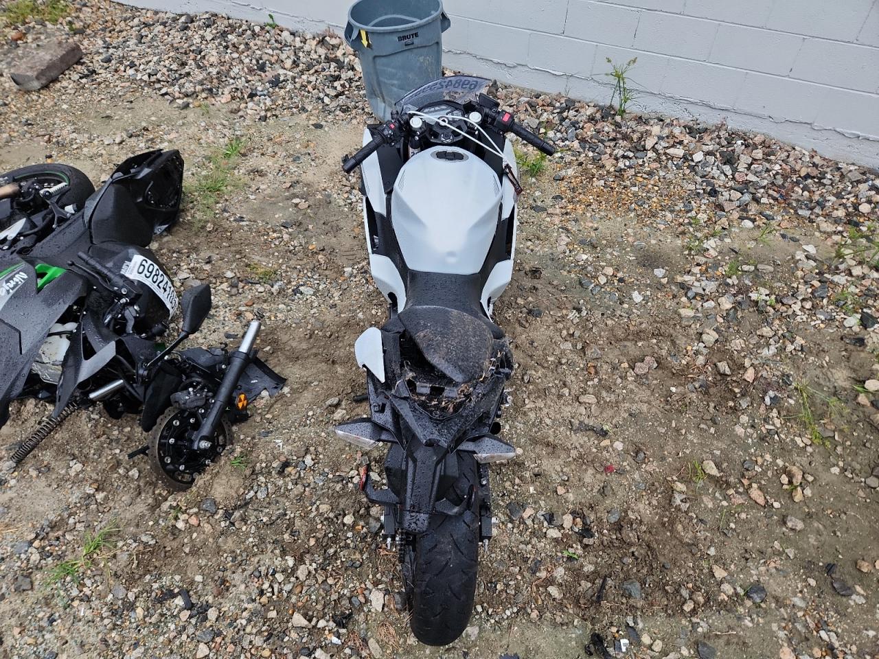 2025 Kawasaki Ex500 VIN: ML5EXGG10SDA70096 Lot: 69842595