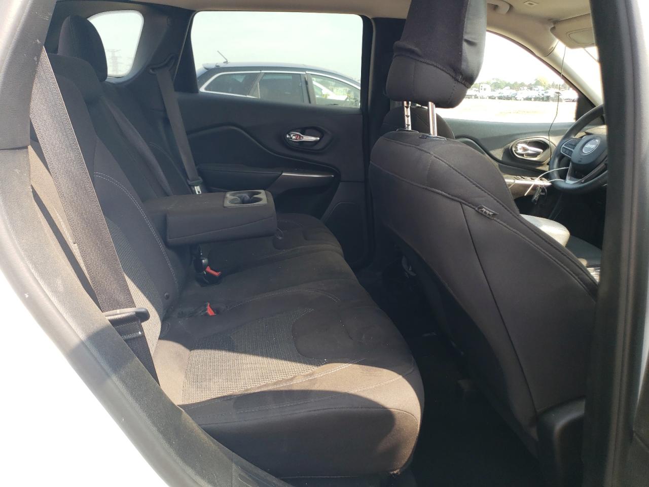 2019 Jeep Cherokee Latitude VIN: 1C4PJLCB1KD427869 Lot: 67202325