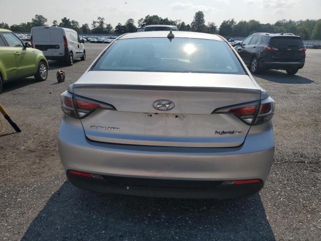 Sedans HYUNDAI SONATA 2016 Srebrny