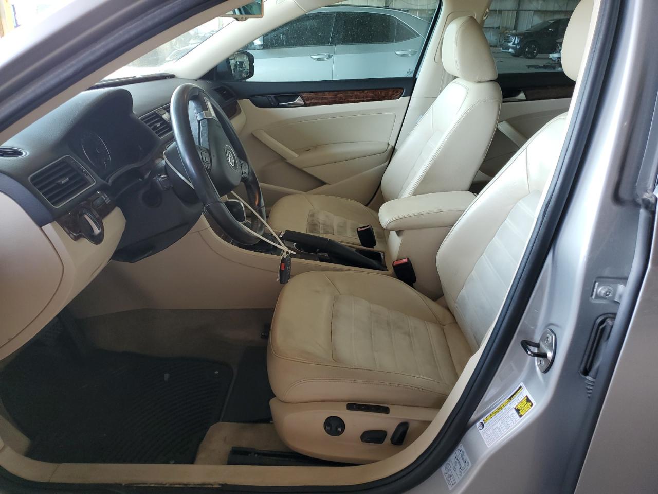 2013 Volkswagen Passat Sel VIN: 1VWCN7A38DC009126 Lot: 70058855