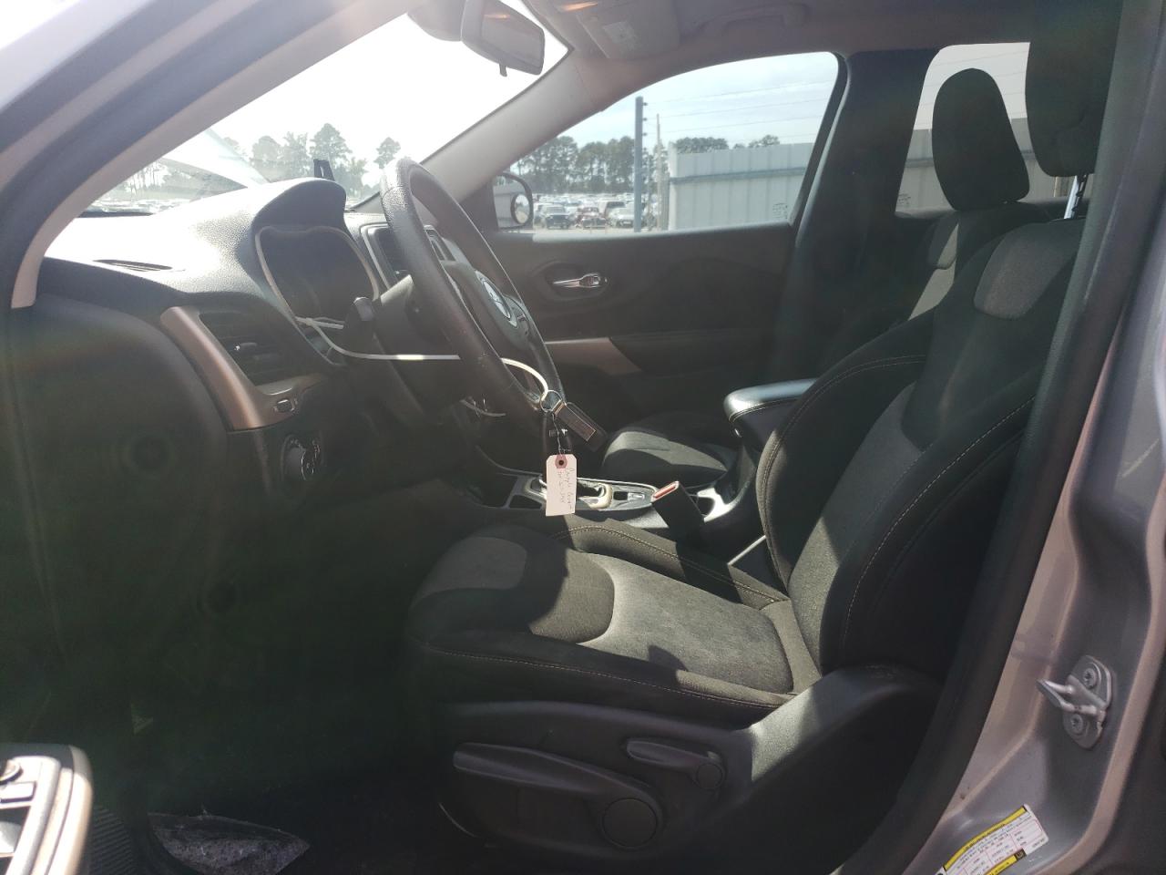 2018 Jeep Cherokee Latitude VIN: 1C4PJLCB5JD537337 Lot: 70461865