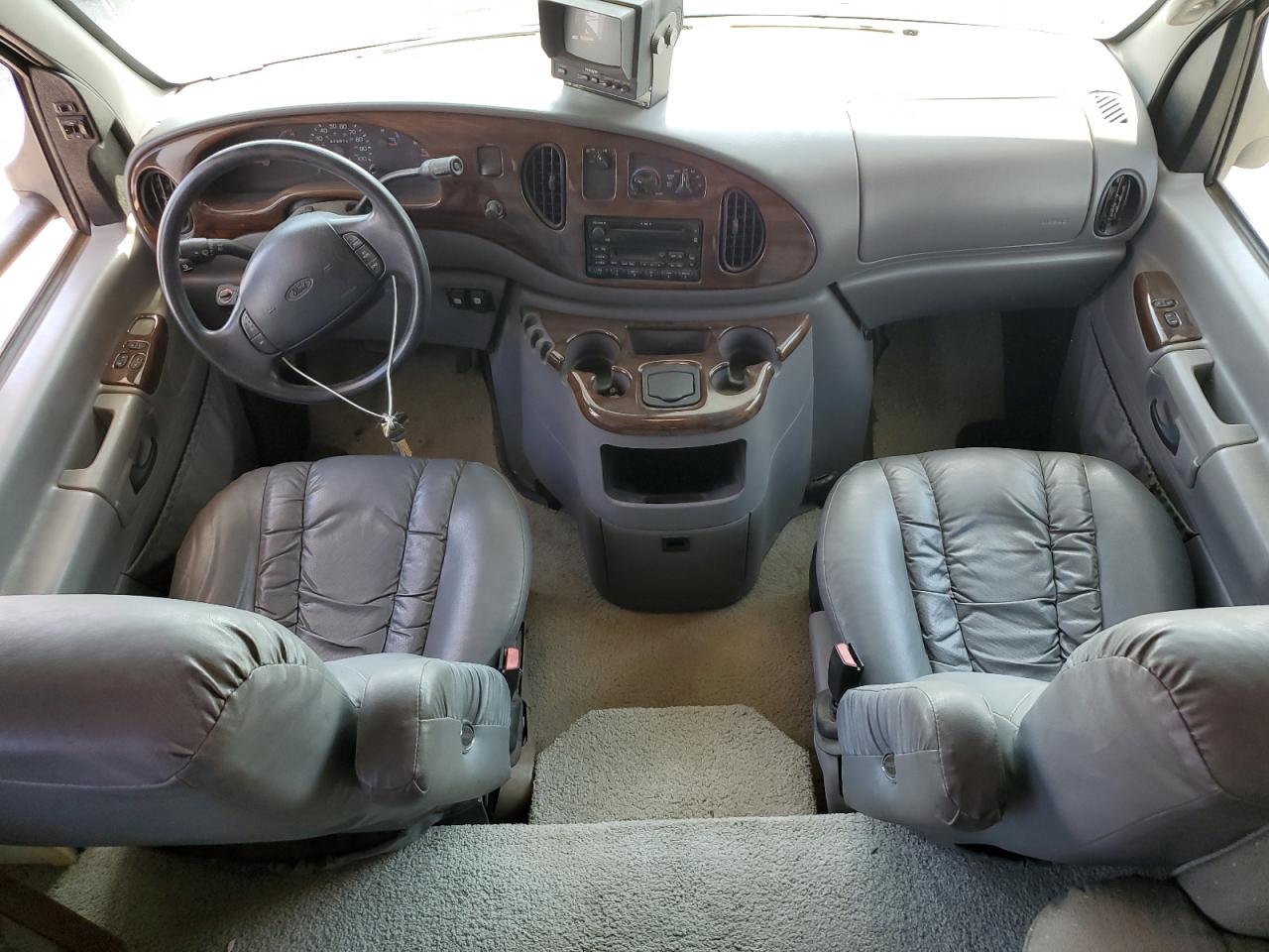 2001 Ford Econoline E450 Super Duty Cutaway Van VIN: 1FDXE45S61HB66426 Lot: 67051235