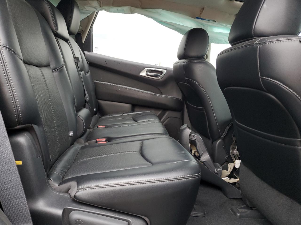 2017 Nissan Pathfinder S VIN: 5N1DR2MM8HC677562 Lot: 70688635