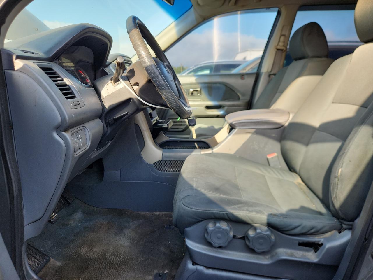 2007 Honda Pilot Lx VIN: 2HKYF18177H500576 Lot: 69687025