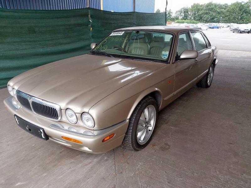 2000 JAGUAR XJ8 AUTO for sale at Copart SANDTOFT